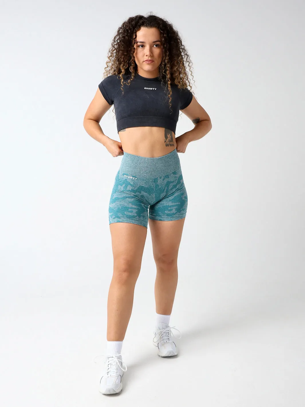 Seamless Mid-length Camo Shorts