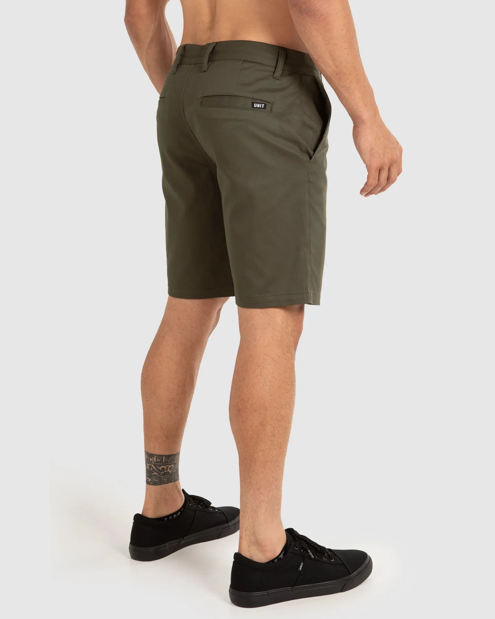 UNIT Mens Stable 19" Chino Shorts